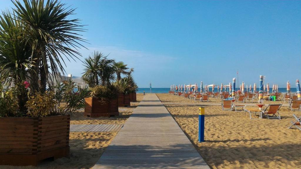 Flat Bibione Apartment Luaran gambar